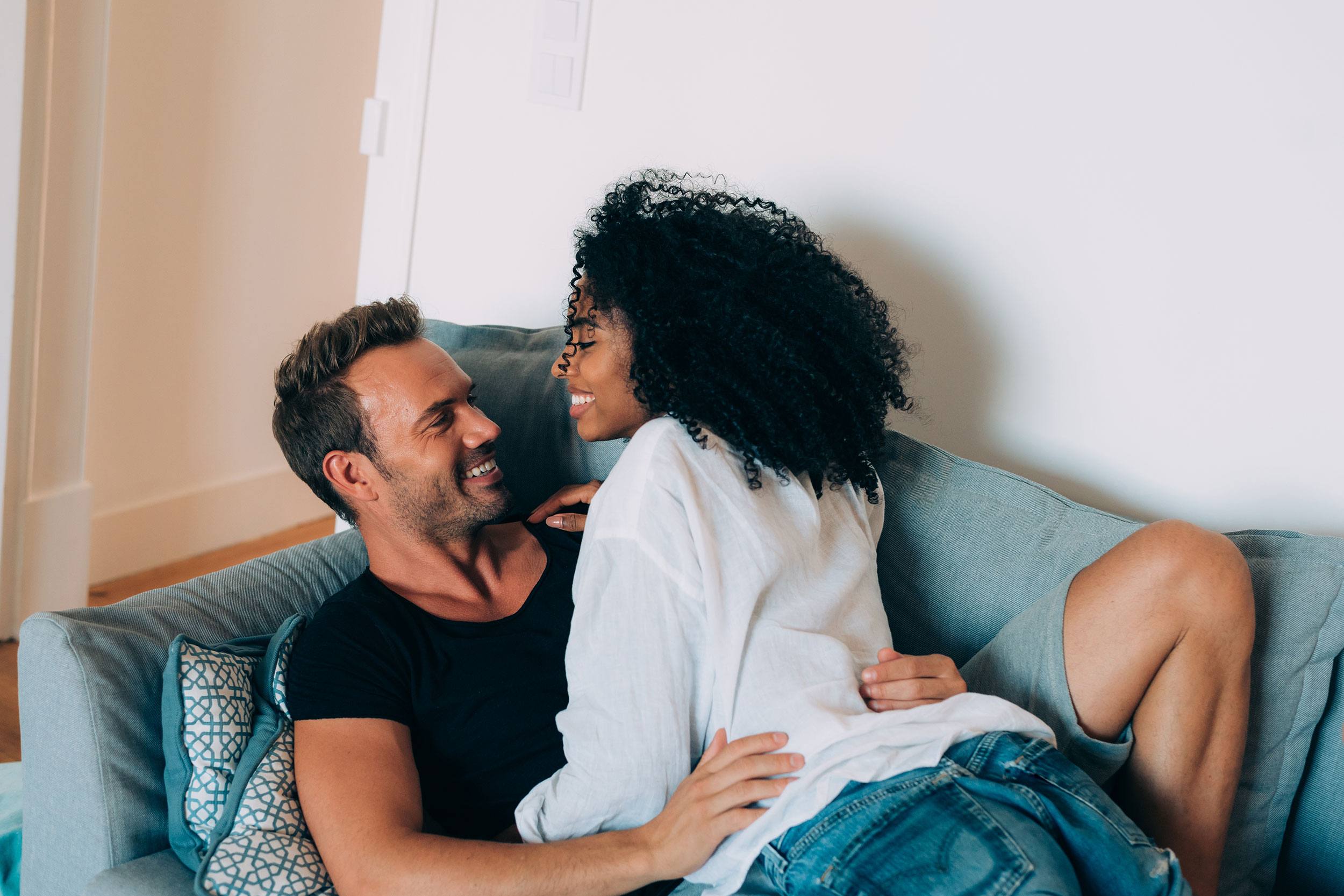 7 Tips Menjaga Keintiman Setelah Menikah Bertahun-tahun